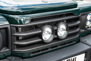 Grille centrale avec feux – Style Dakar – Carbone apparent pour INEOS Grenadier